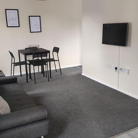 Lovely 1 Bedroom Studio Apartment - Мертир-Тидвилл Экстерьер фото